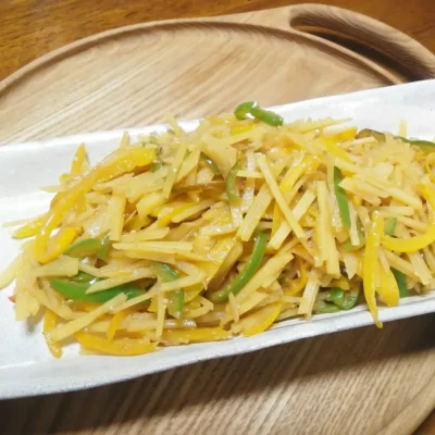 【農家のレシピ】副菜にどうぞ。じゃがいもとパプリカの麻婆炒め